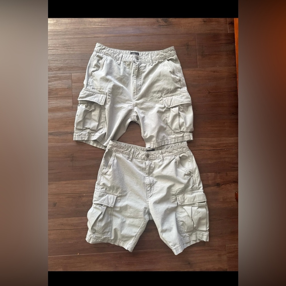 Men's 2 x Levi’s Cargo Shorts in Light Gray 33” W Price is firm